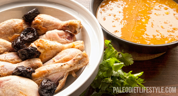 Braised Chicken in Carrot Juice With Prunes preparation